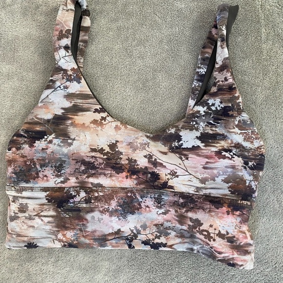 Lululemon Reversible Sports Bra Size 2 - Picture 1 of 6